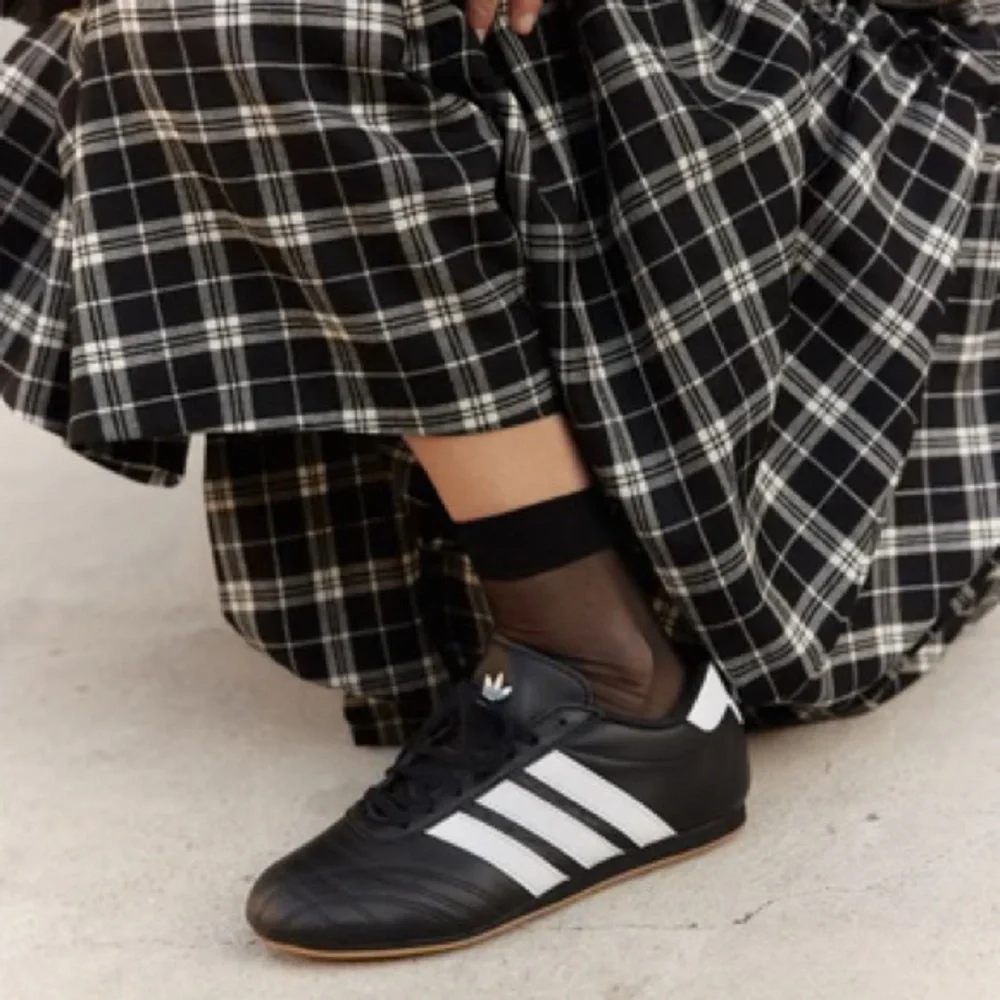 adidas Women's Black Sneakers with White Stripes - Picture 6 of 13